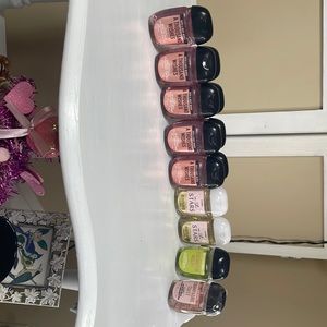 14 BATH AND BODY HAND SANITIZERS